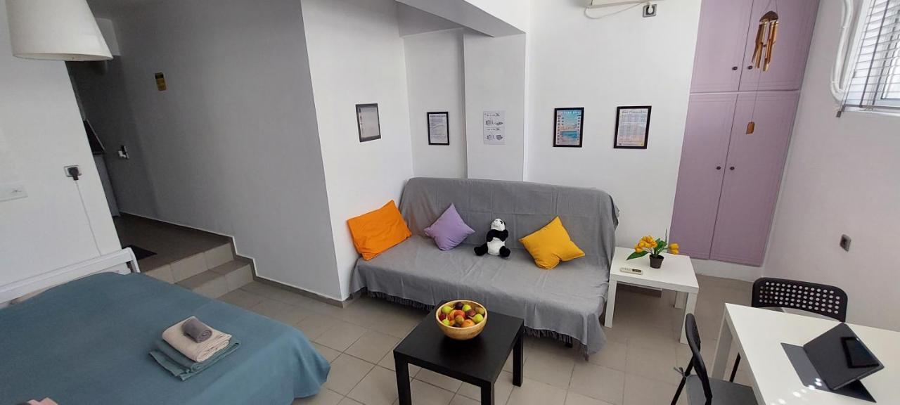 Honeybee 1 - Sunny Studio In The Center Of Rafina Екстериор снимка